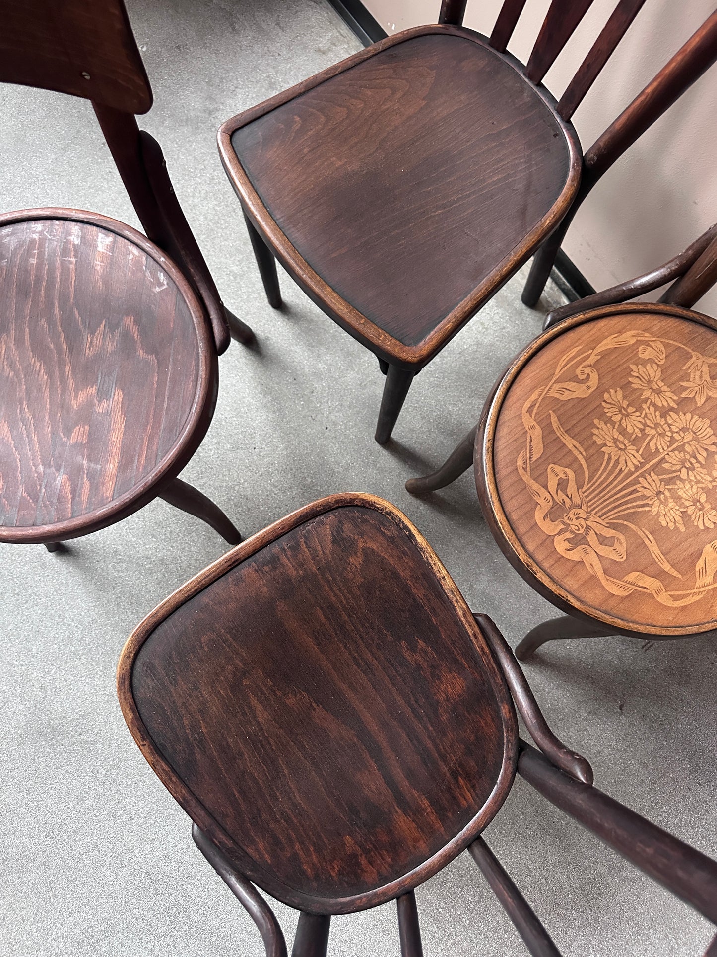 Stolsitsar. Bild tagen uppifrån.