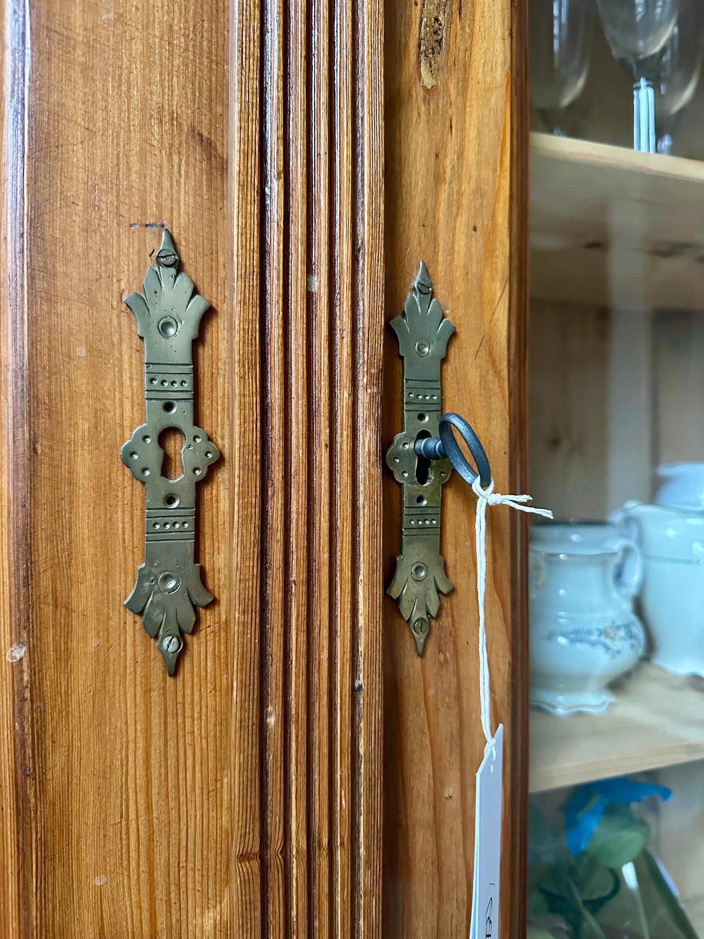 Detaljbild på beslag.