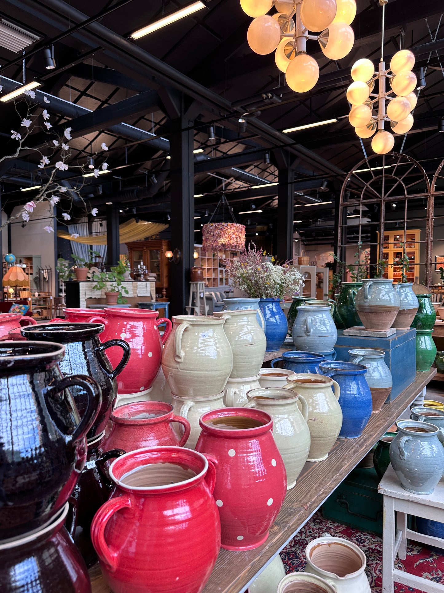 Urna, glaserad i olika färger