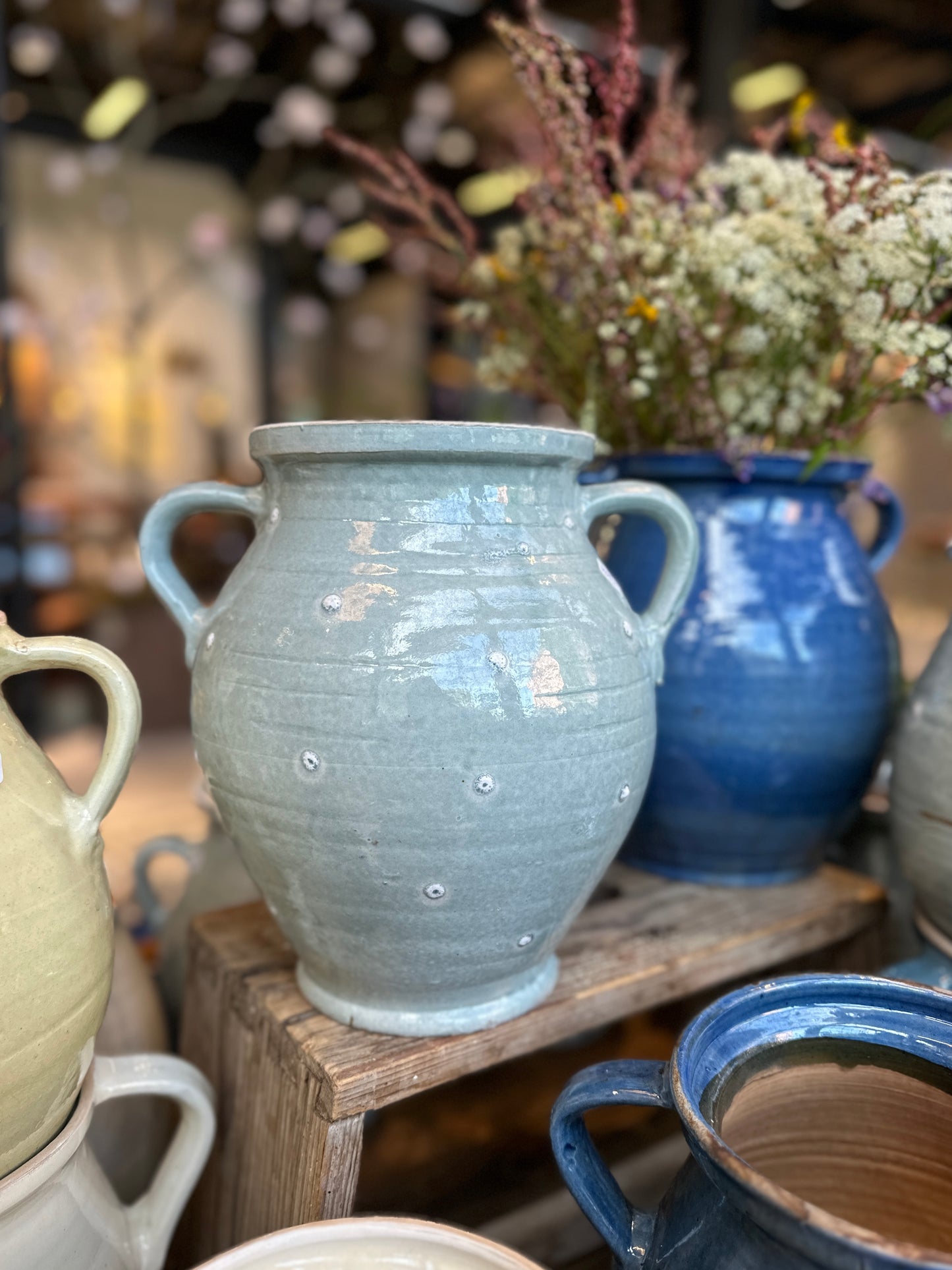 Urna, glaserad i olika färger