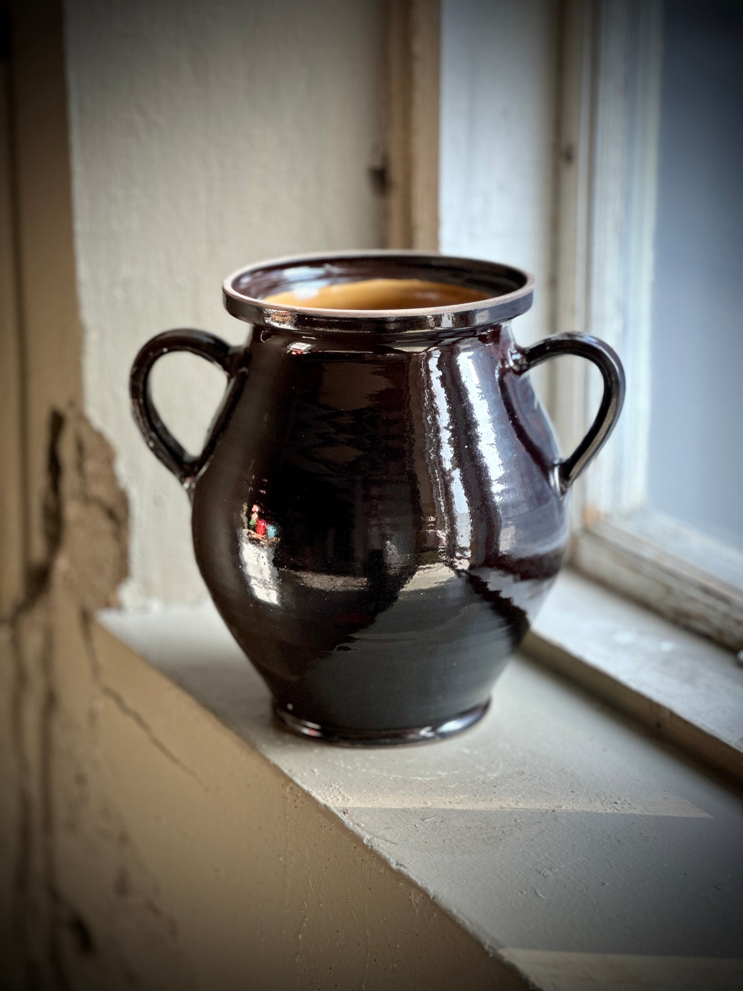 Urna, glaserad i olika färger