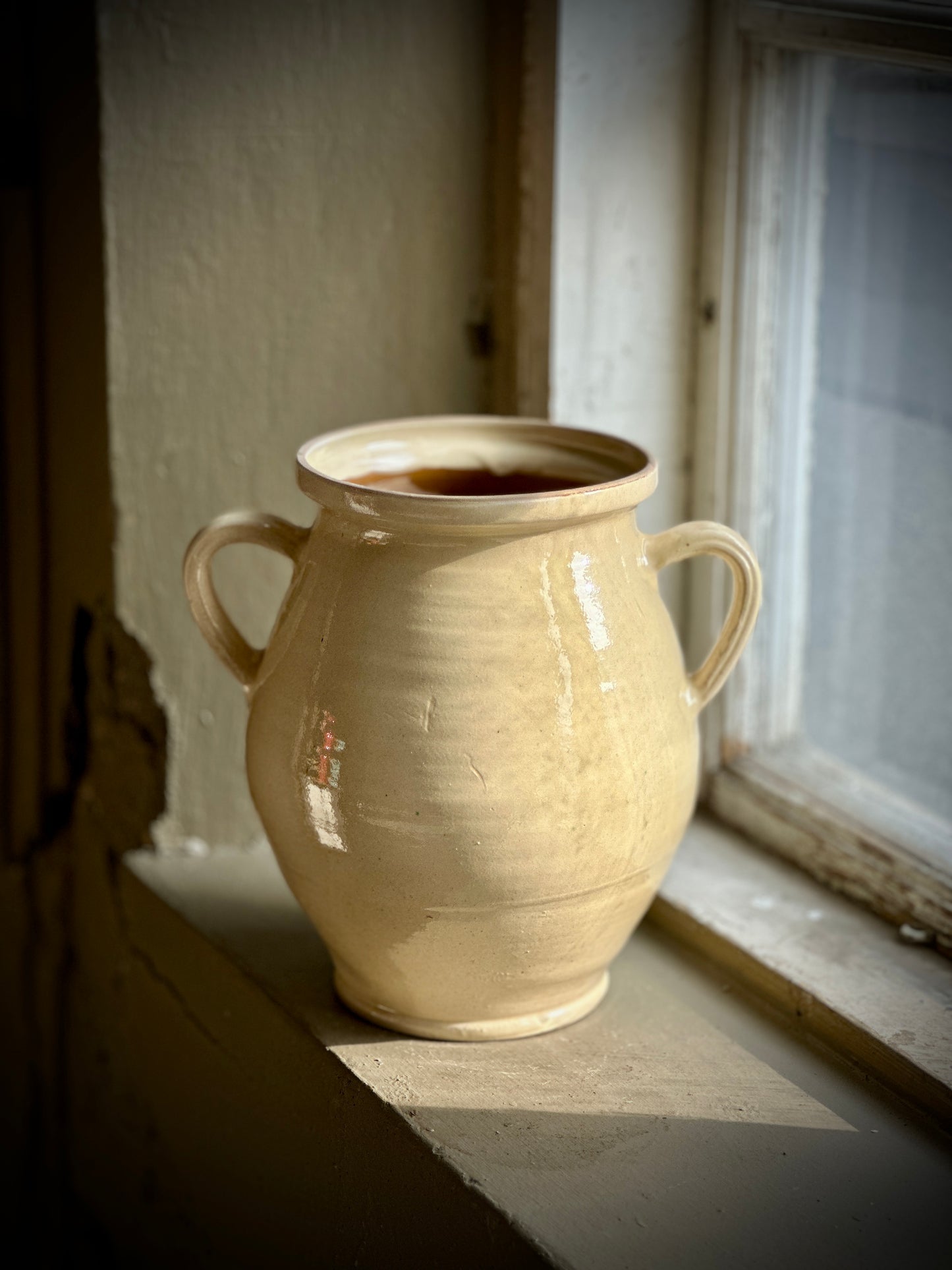 Urna, glaserad i olika färger