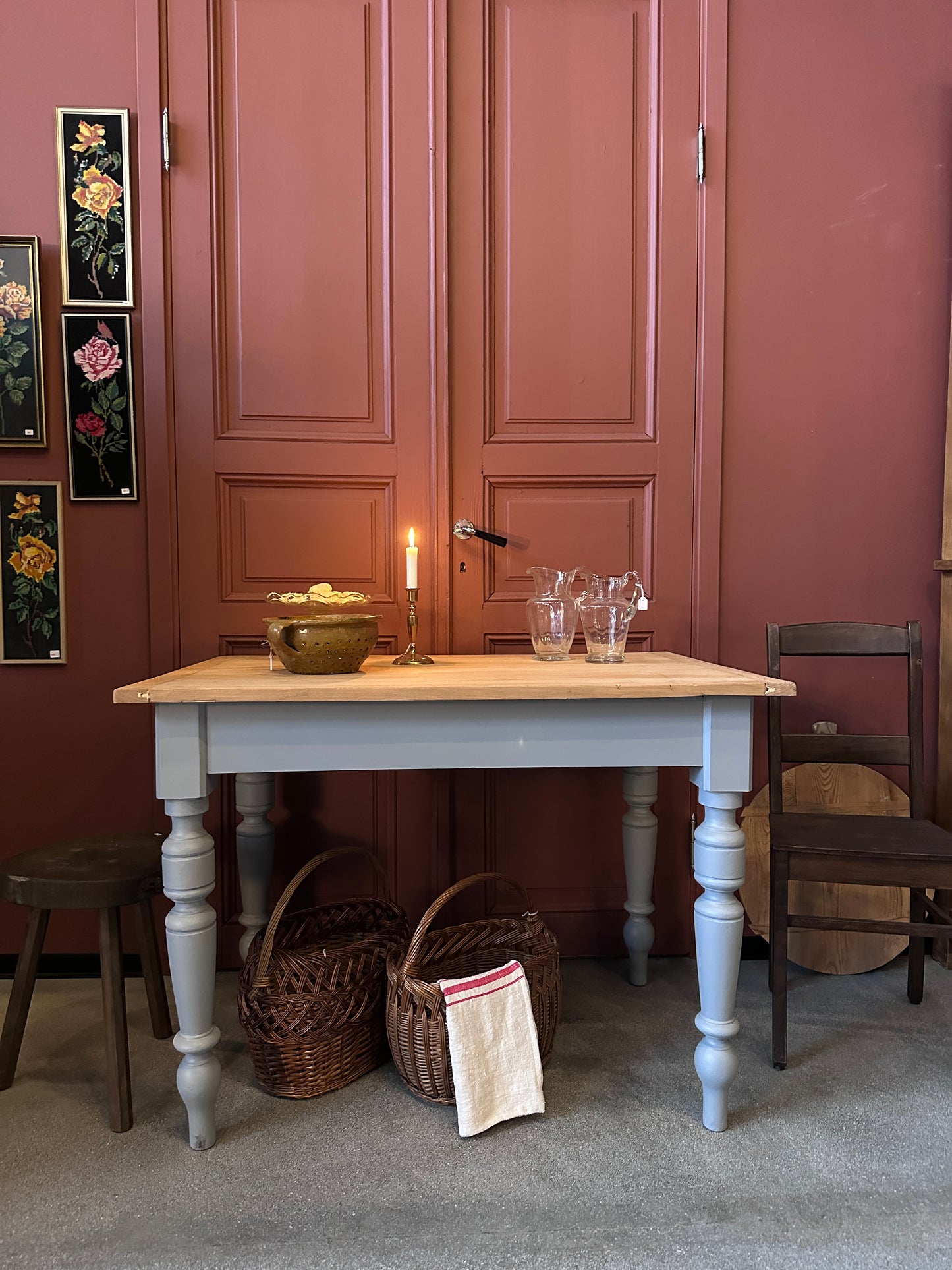 Bord 110,5x77 cm, A335