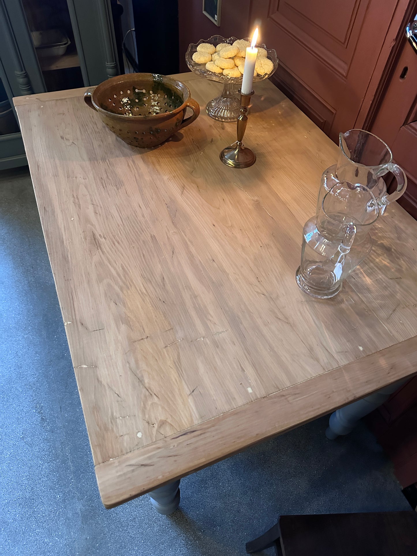 Bord 110,5x77 cm, A335