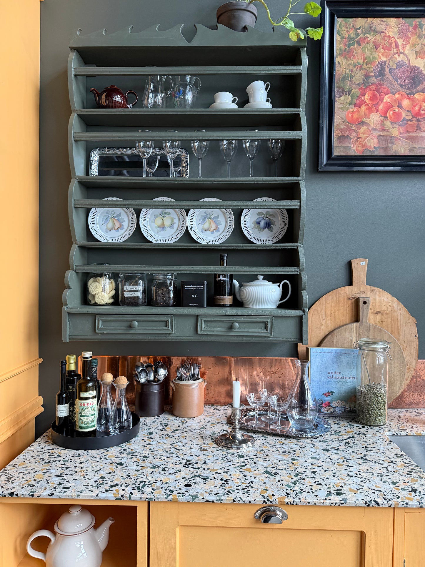 Tallrikshylla, D0655